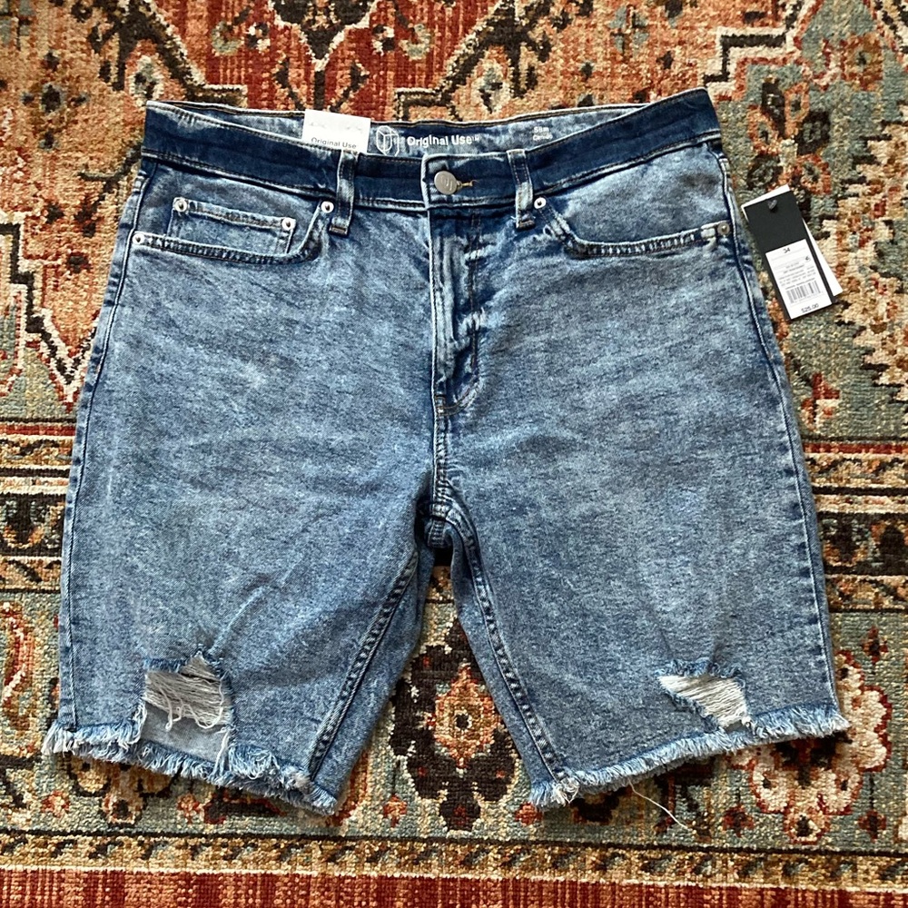 Men’s distressed Jean Shorts Size 34